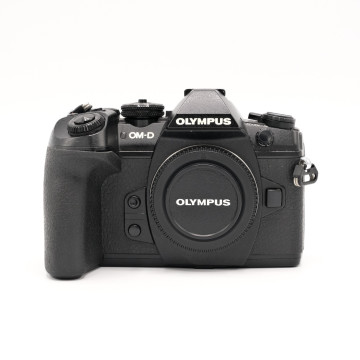 OLYMPUS OM-D E-M1 MARK II...